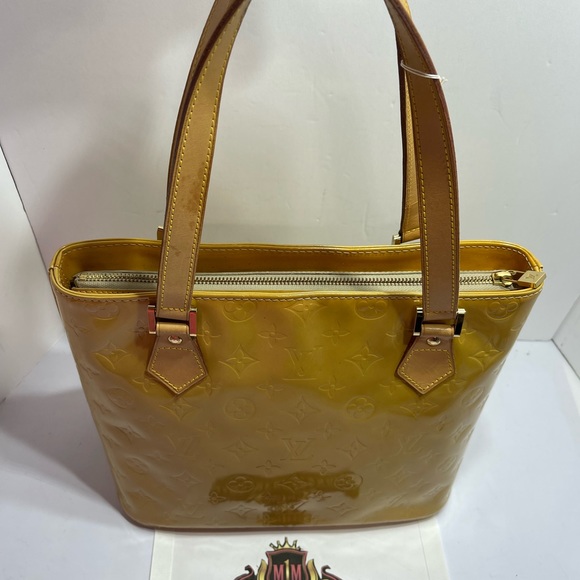 Louis Vuitton Houston in Vernis Yellow comes with dust bag. - Picture 8 of 11